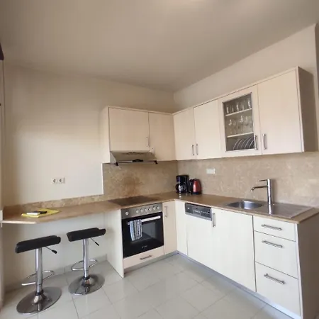 Apartman 7m, Lagada Makríjalosz